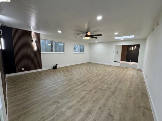 Empty room, Interior, Recessed Lighting, Wood Texture Flooring