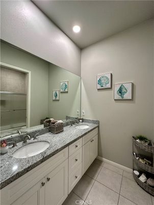 Bathroom, Dual Sink Vanities, Interior, Recessed Lighting