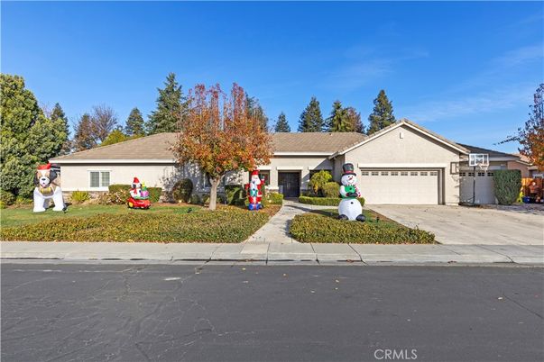 Attached, Exterior, Facade, Ranch