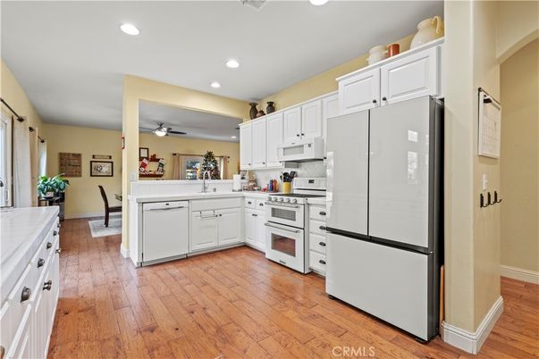 Dining room, Interior, Kitchen, Recessed Lighting, Wood Texture Flooring