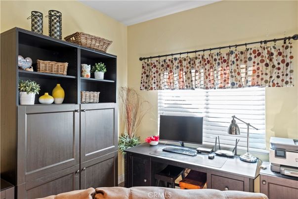 Home Office, Interior