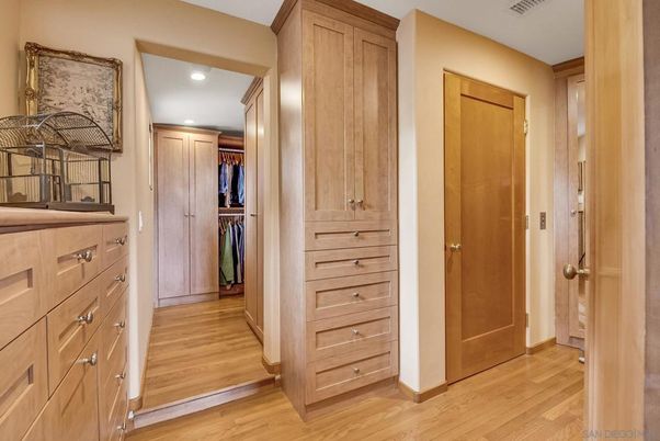 Interior, Recessed Lighting, Walk-in Closets, Wood Texture Flooring