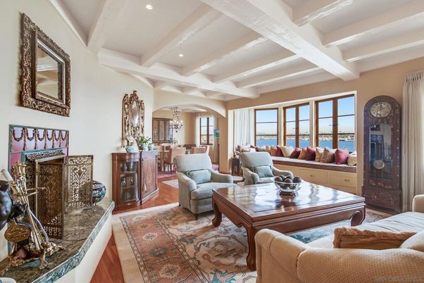 Interior, Living room, Recessed Lighting, Water, Wood Texture Flooring