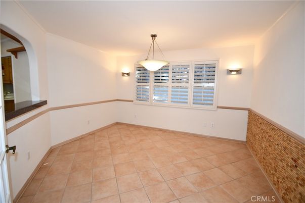 Empty room, Interior, Pendant Lights
