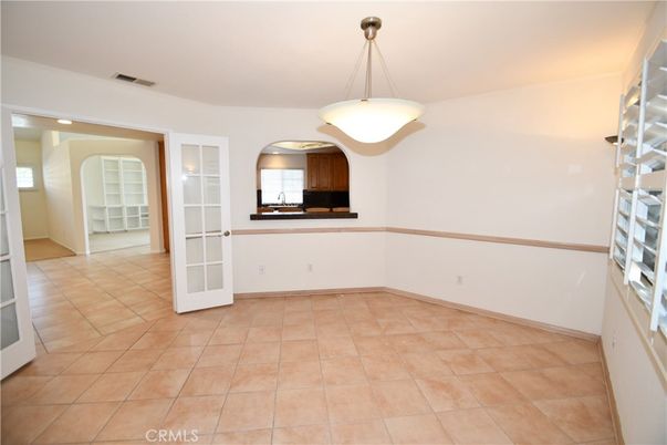 Empty room, Interior, Pendant Lights