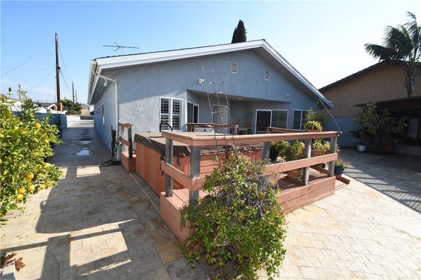 Exterior, Hot Tub