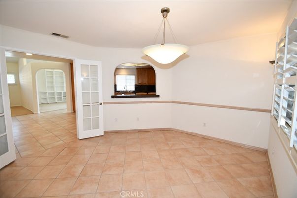 Empty room, Interior, Pendant Lights