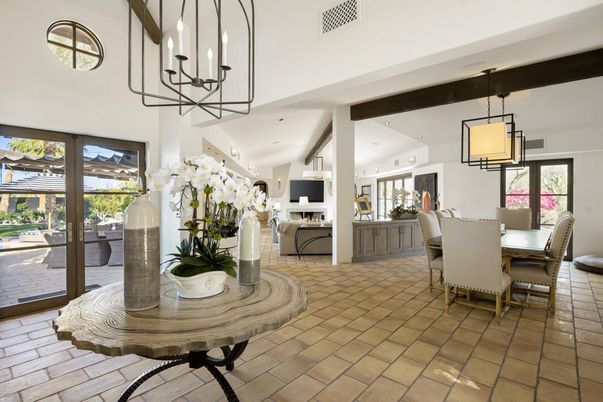 Chandelier, Dining room, Interior, Living room, Pendant Lights, Recessed Lighting