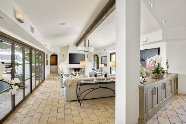 Fireplace, Interior, Living room, Pendant Lights, Recessed Lighting