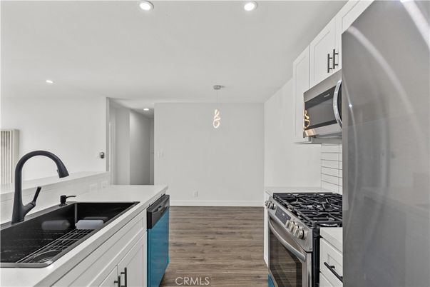 Interior, Kitchen, Pendant Lights, Recessed Lighting, Wood Texture Flooring