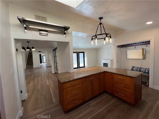 Interior, Pendant Lights, Recessed Lighting, Wood Texture Flooring