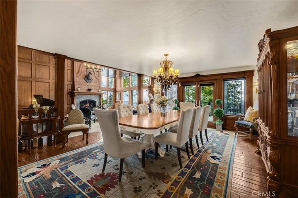 Chandelier, Dining room, Fireplace, Interior, Wood Texture Flooring