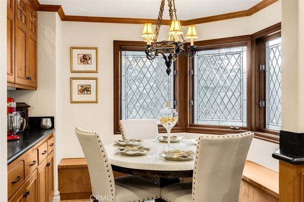Chandelier, Dining room, Interior