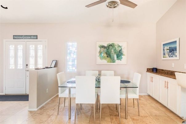 Dining room, Interior