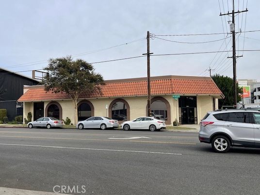 Exterior, Facade, None