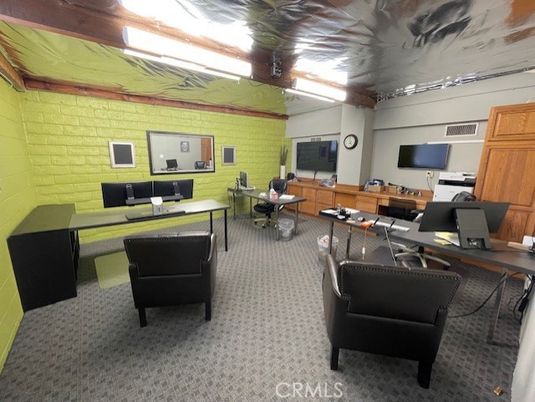 Home Office, Interior