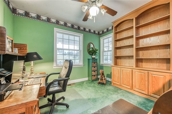Home Office, Interior