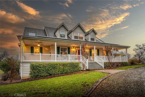 Exterior, Facade, Cape Cod