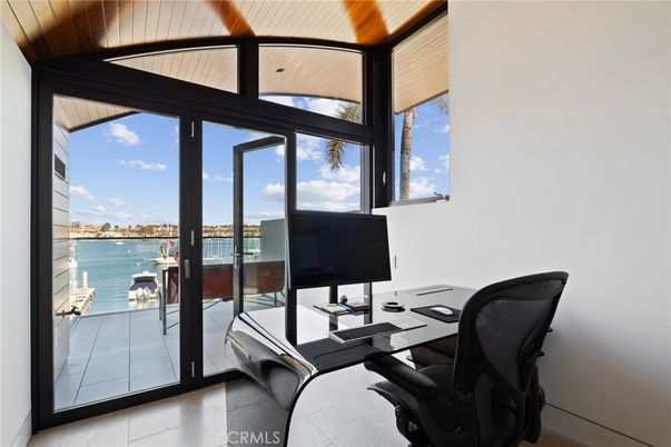 Home Office, Interior, Water
