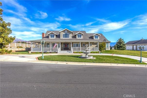 Exterior, Facade, Cape Cod