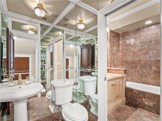 Bathroom, Interior, Recessed Lighting