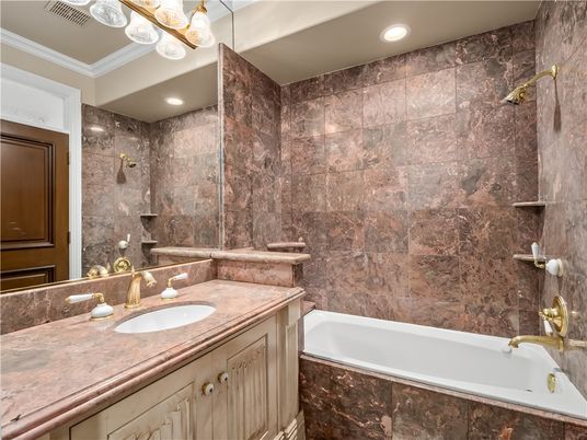 Bathroom, Interior, Recessed Lighting