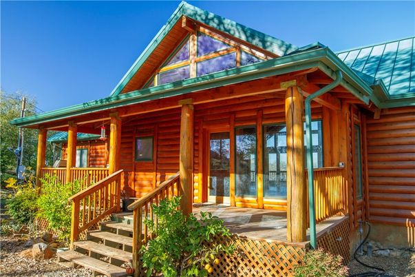 Exterior, Facade, Log Home