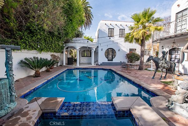 Exterior, Pool
