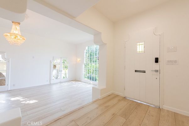 Chandelier, Empty room, Interior, Wood Texture Flooring