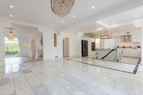 Chandelier, Interior, Kitchen, Marble, Pendant Lights, Recessed Lighting