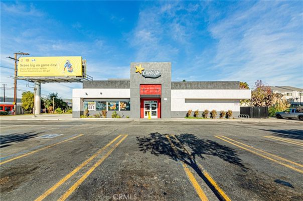 Exterior, Facade, None