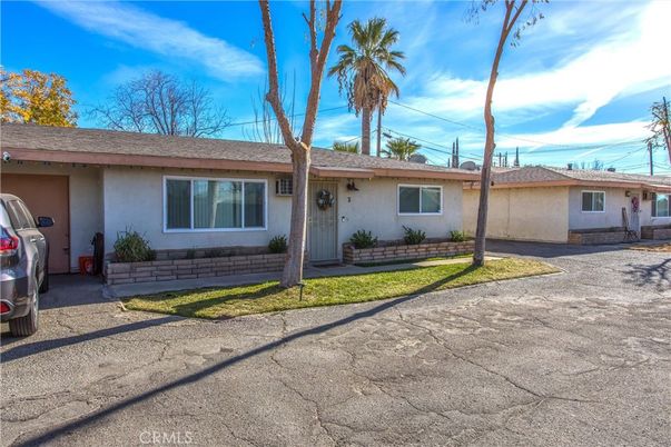 Exterior, Facade, Ranch