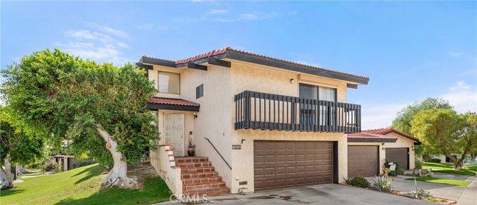 Attached, Exterior, Facade, Mediterranean