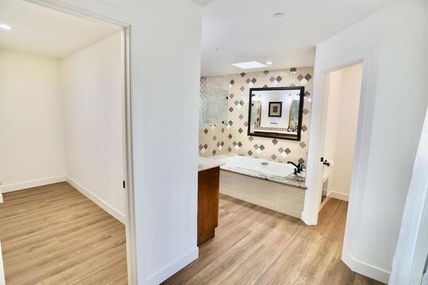 Bathroom, Interior, Recessed Lighting, Wood Texture Flooring