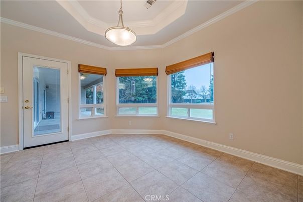 Empty room, Interior, Pendant Lights