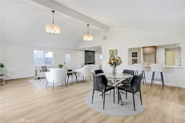 Dining room, Interior, Living room, Pendant Lights, Recessed Lighting, Wood Texture Flooring