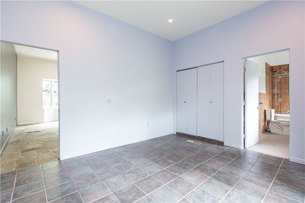 Bathroom, Empty room, Interior, Recessed Lighting