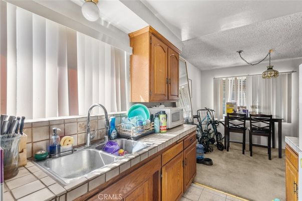 Dining room, Interior, Kitchen, Pendant Lights, Tile Countertops