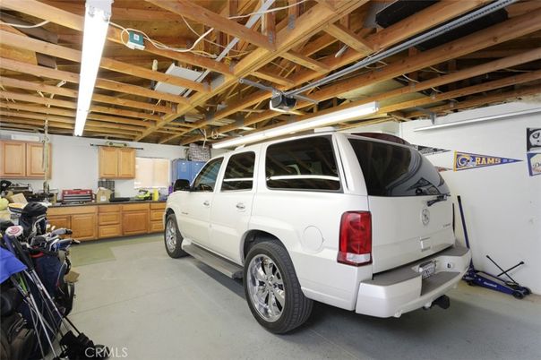Garage, Interior, Wooden Beams