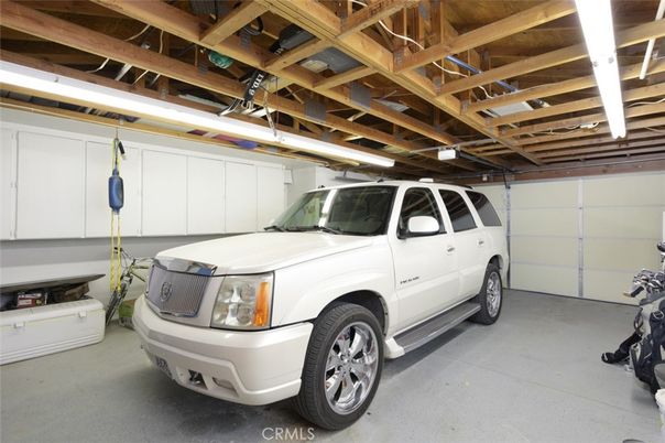 Garage, Interior, Wooden Beams