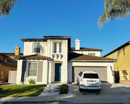Attached, Exterior, Facade, Mediterranean