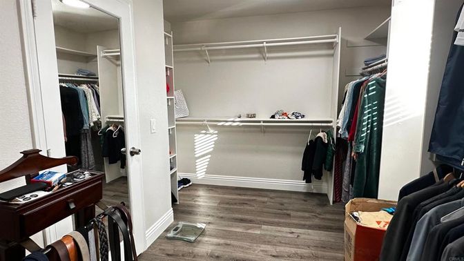 Interior, Walk-in Closets, Wood Texture Flooring
