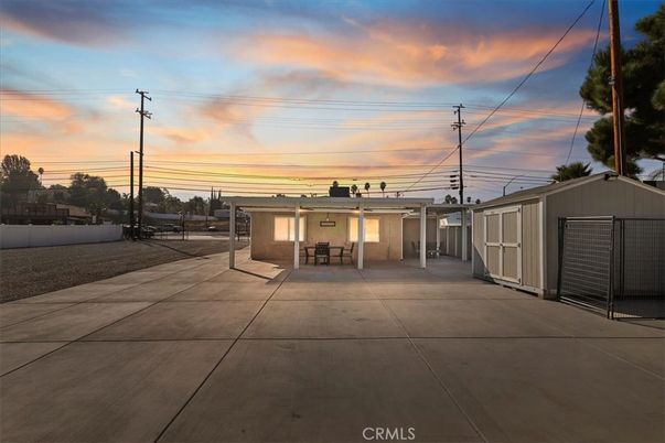 Backyard, Exterior