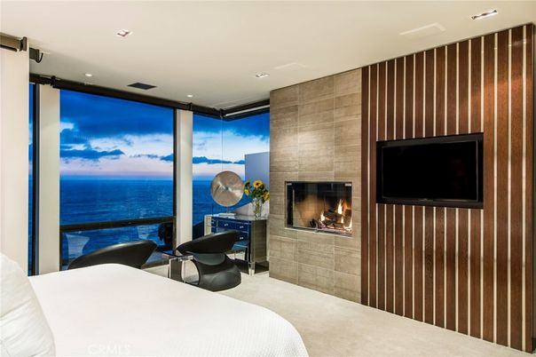 Bedroom, Fireplace, Interior, Recessed Lighting, Water