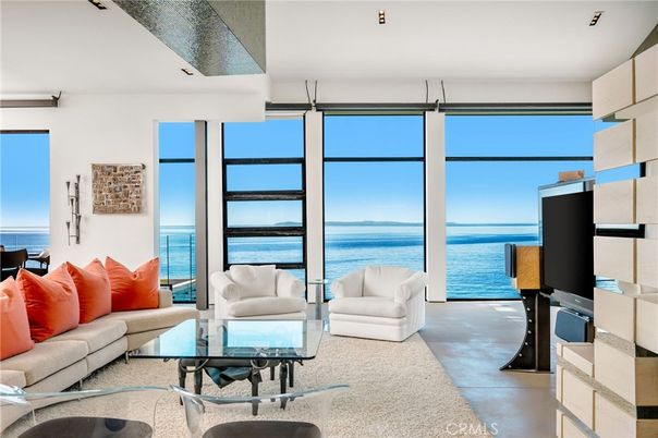 Interior, Living room, Water