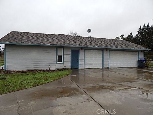 Attached, Exterior, Facade, Ranch