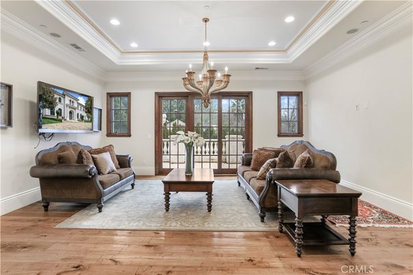 Chandelier, Interior, Living room, Recessed Lighting, Wood Texture Flooring