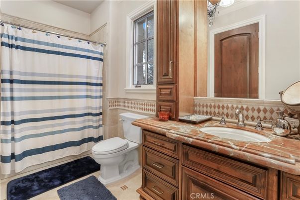 Bathroom, Interior, Tile Countertops