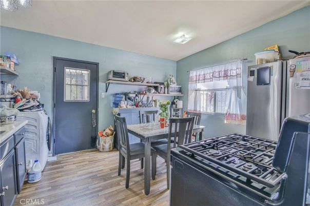 Dining room, Interior, Kitchen, Stainless Steel Appliances, Wood Texture Flooring
