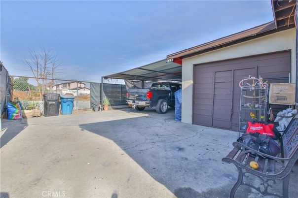 Detached Garage, Exterior